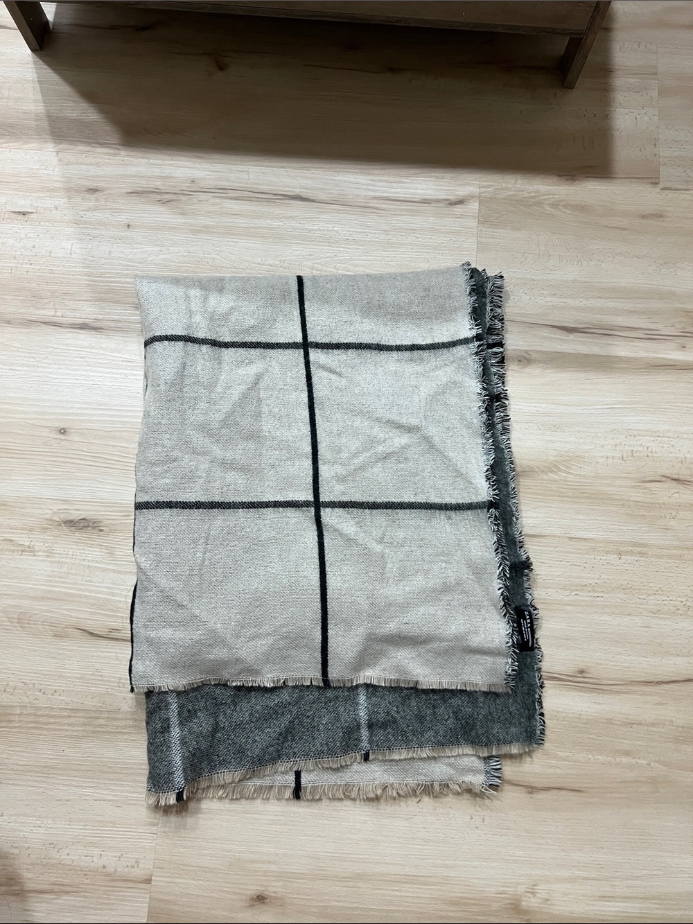 NWOT! Zara Gray & Cream Reversible Windowpane Fringe Blanket Scarf